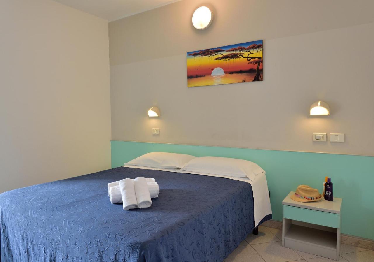 Hotel Oltremar B&B Cattolica Exterior photo