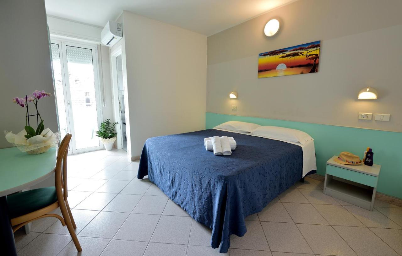 Hotel Oltremar B&B Cattolica Exterior photo