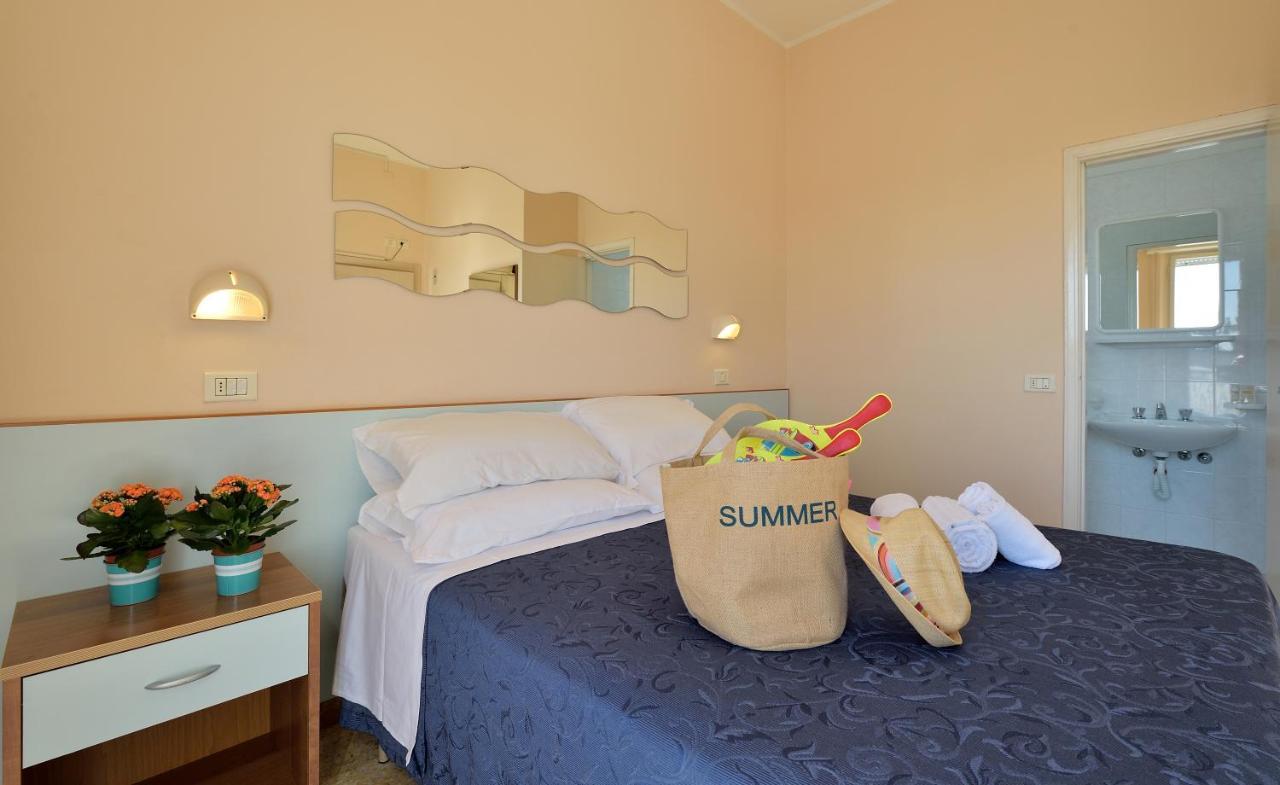 Hotel Oltremar B&B Cattolica Exterior photo