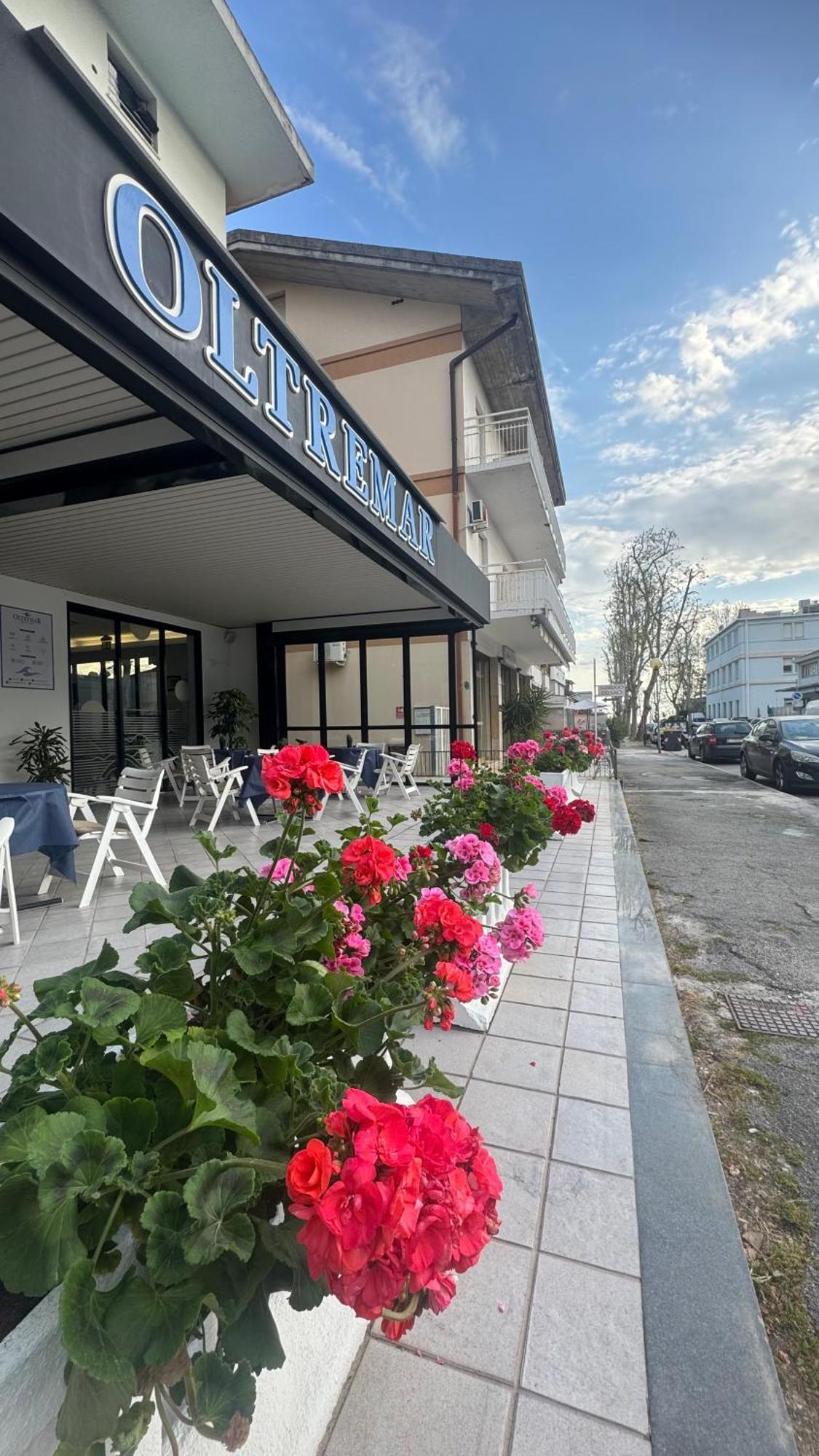 Hotel Oltremar B&B Cattolica Exterior photo